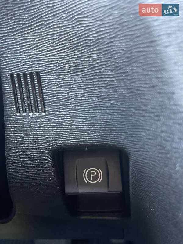 Седан Toyota Avensis 2011 в Одессе