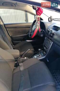 Седан Toyota Avensis 2005 в 
