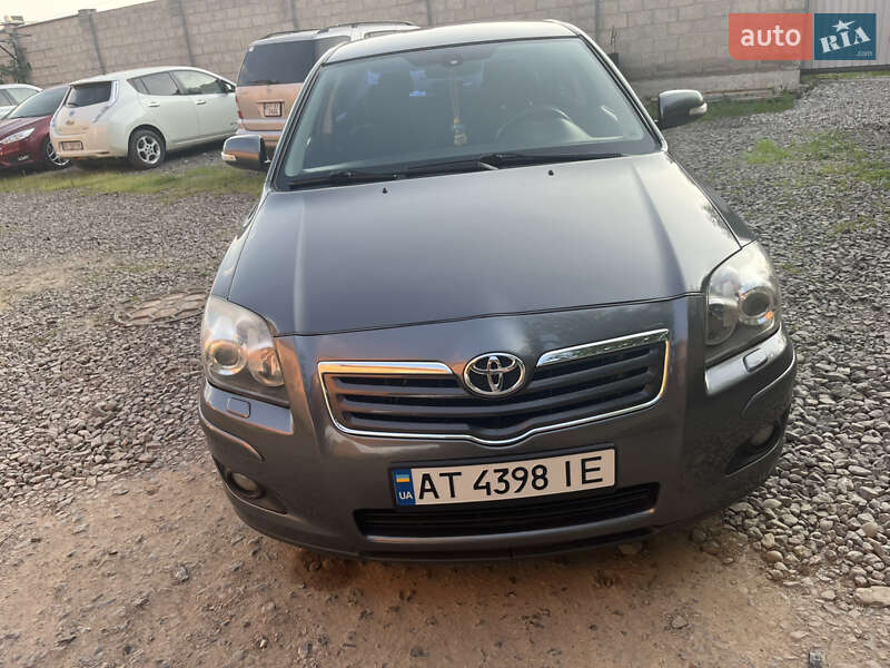 Седан Toyota Avensis 2008 в Івано-Франківську