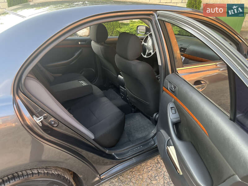 Седан Toyota Avensis 2008 в Івано-Франківську