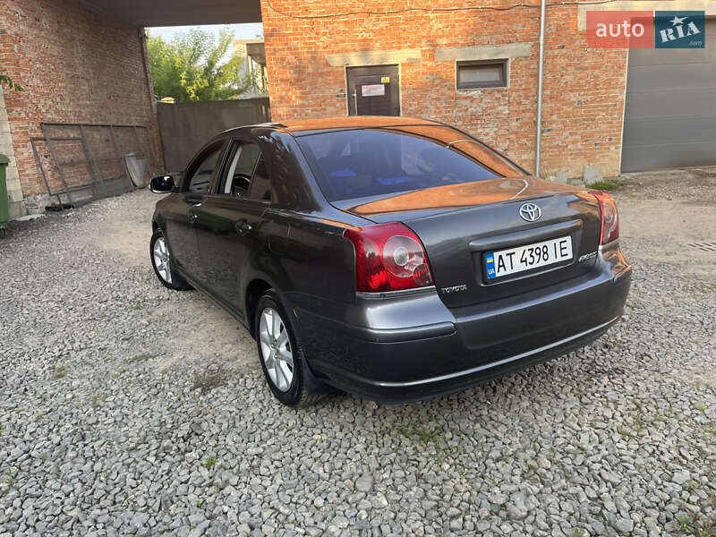 Седан Toyota Avensis 2008 в Івано-Франківську