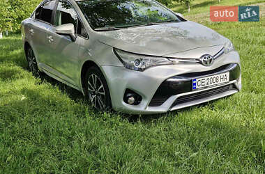 Седан Toyota Avensis 2015 в Черновцах
