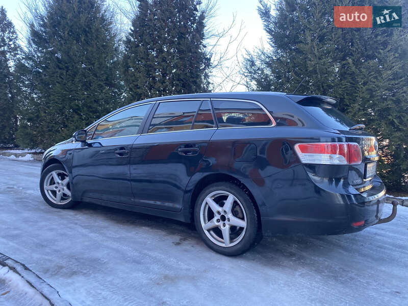 Toyota Avensis 2010