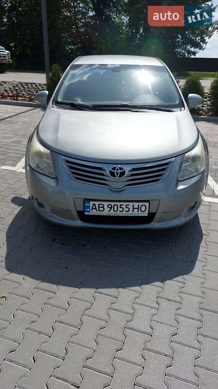 Седан Toyota Avensis 2011 в Виннице