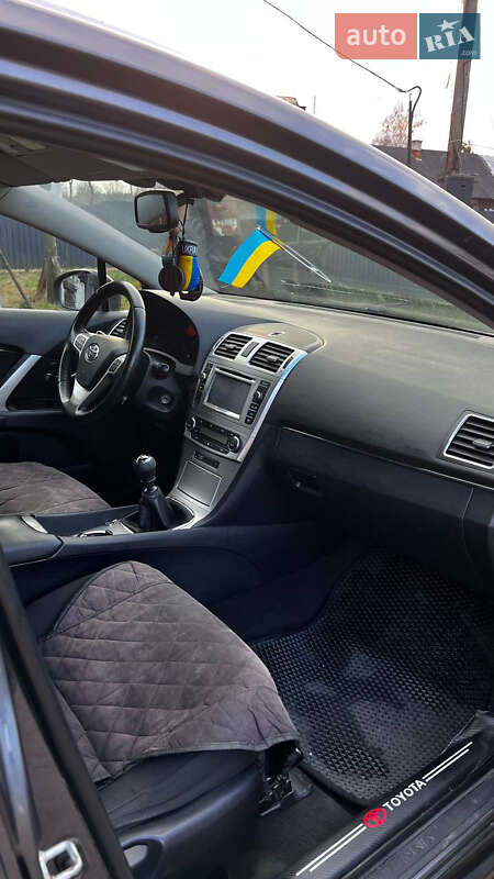 Универсал Toyota Avensis 2012 в Маневичах