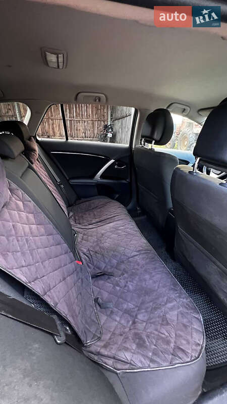 Универсал Toyota Avensis 2012 в Маневичах