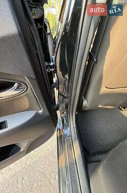 Седан Toyota Avensis 2011 в 