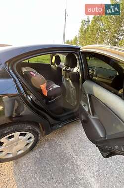 Седан Toyota Avensis 2011 в 