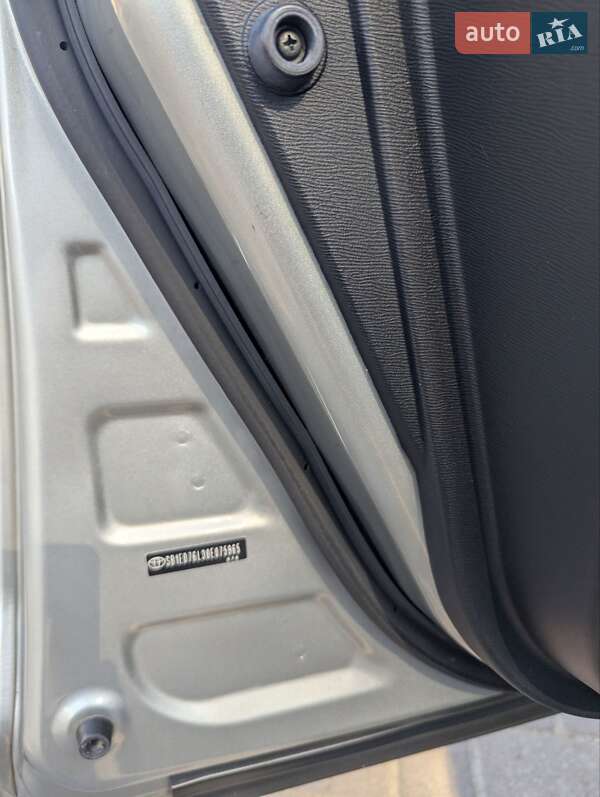 Универсал Toyota Avensis 2011 в Львове