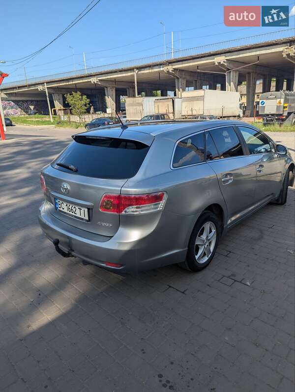 Универсал Toyota Avensis 2011 в Львове
