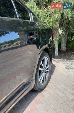 Седан Toyota Avensis 2012 в 
