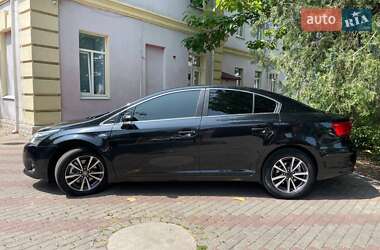 Седан Toyota Avensis 2012 в 