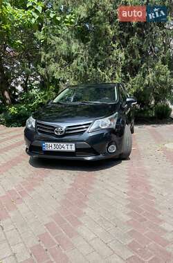 Седан Toyota Avensis 2012 в Одессе