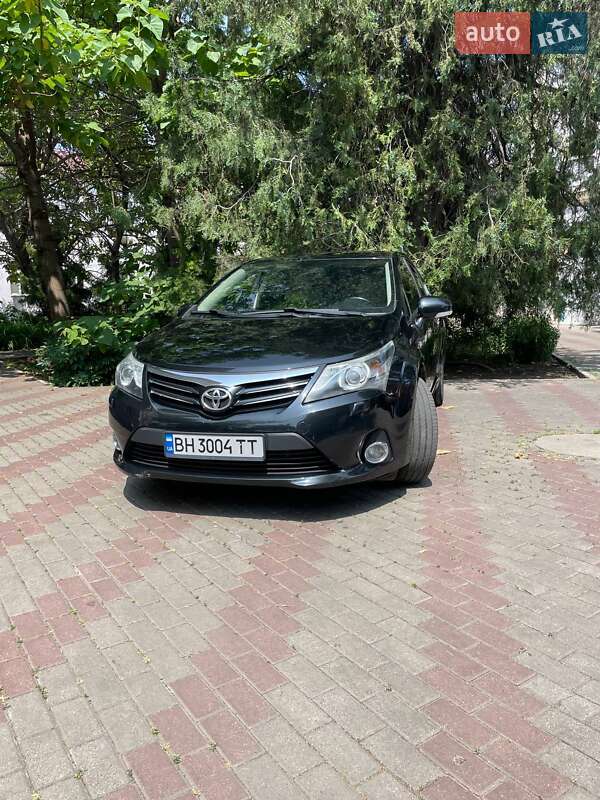 Toyota Avensis 2012