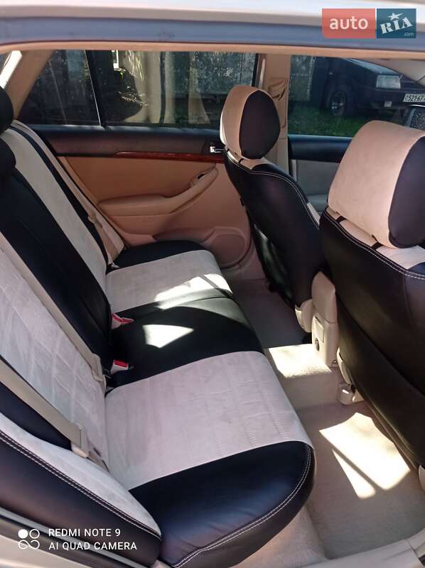 Универсал Toyota Avensis 2004 в Бориславе