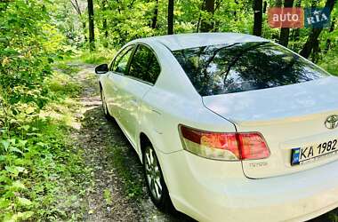 Седан Toyota Avensis 2011 в 