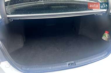 Седан Toyota Avensis 2011 в 