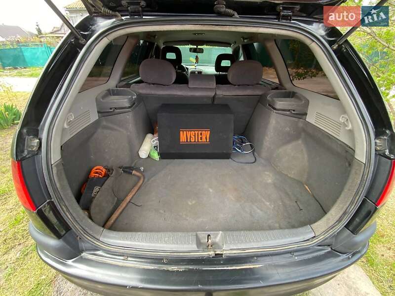 Універсал Toyota Avensis 1998 в Кілії