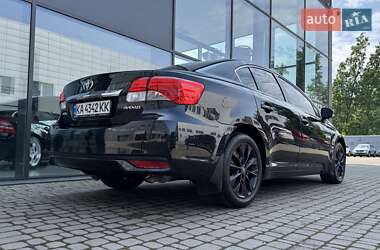Седан Toyota Avensis 2015 в 