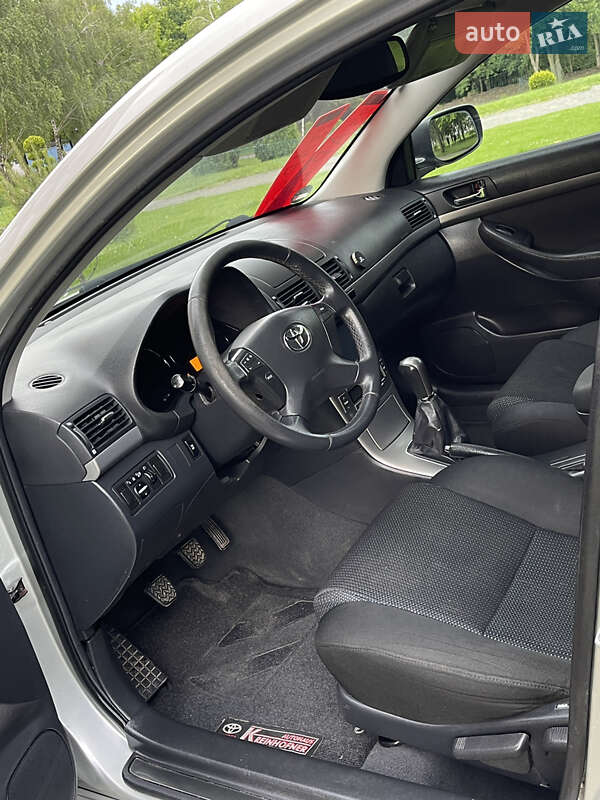 Универсал Toyota Avensis 2008 в Хмельницком