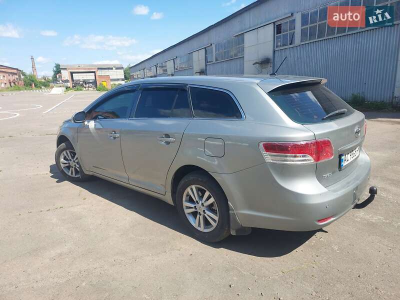 Универсал Toyota Avensis 2010 в Луцке