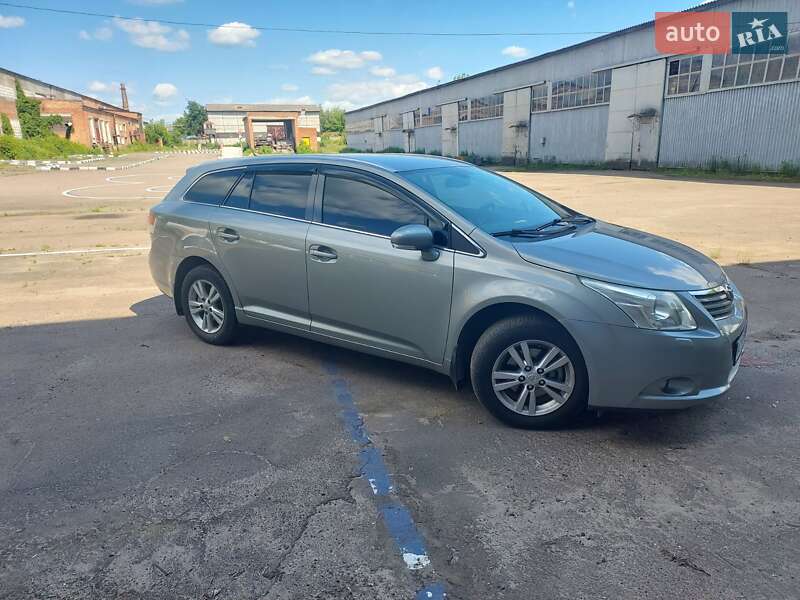 Универсал Toyota Avensis 2010 в Луцке