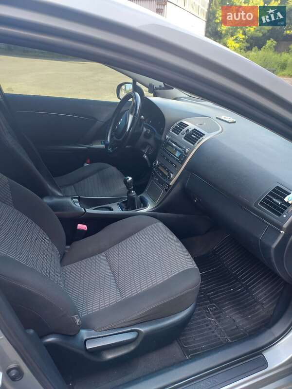 Универсал Toyota Avensis 2010 в Луцке