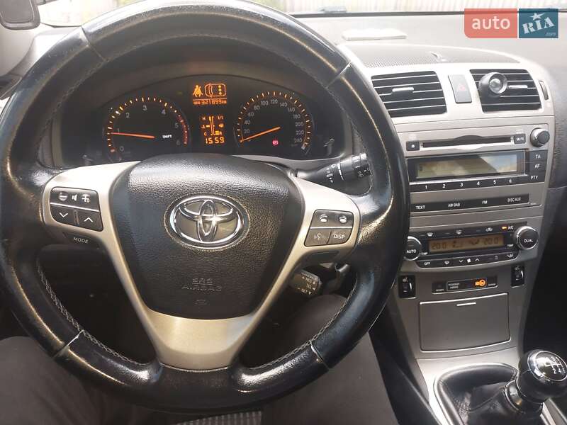 Универсал Toyota Avensis 2010 в Луцке