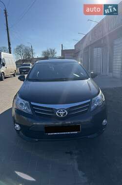 Седан Toyota Avensis 2015 в Шостке