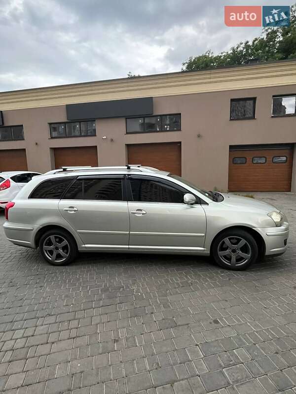 Универсал Toyota Avensis 2006 в Одессе