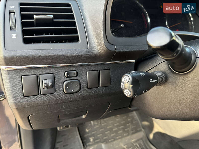 Універсал Toyota Avensis 2009 в Житомирі