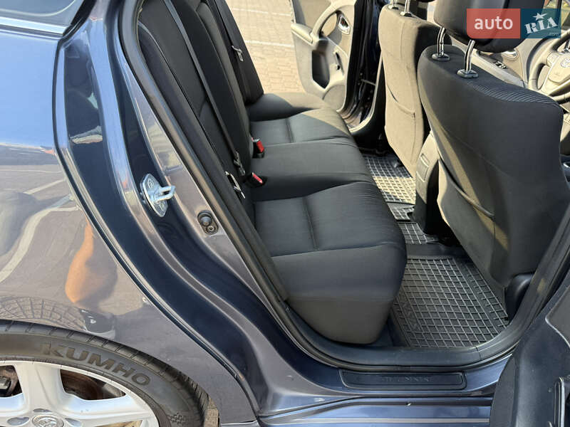 Універсал Toyota Avensis 2009 в Житомирі