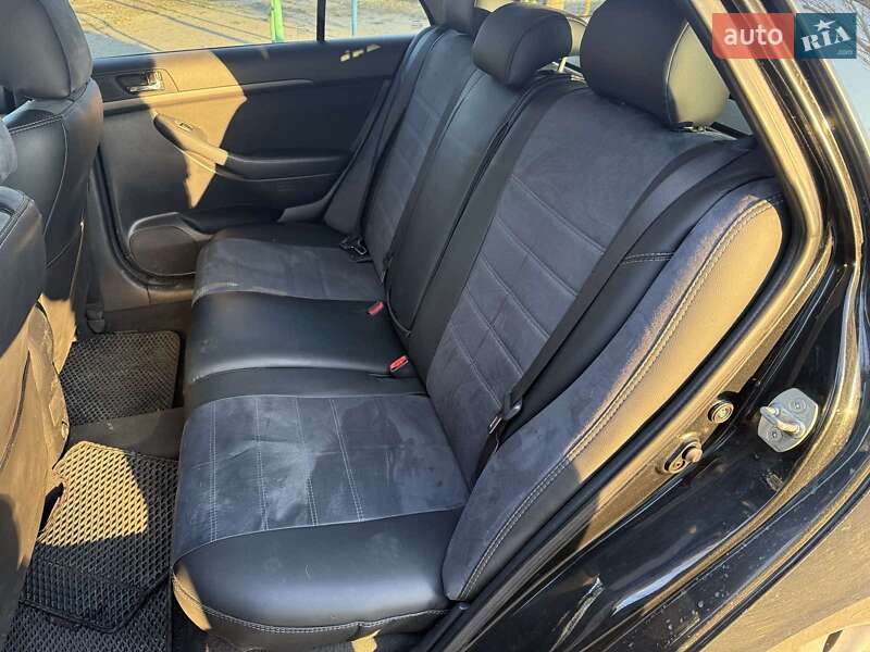 Універсал Toyota Avensis 2006 в Запоріжжі