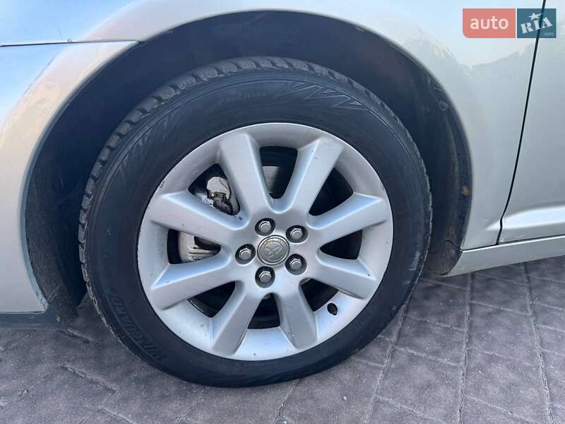 Седан Toyota Avensis 2006 в Коломиї