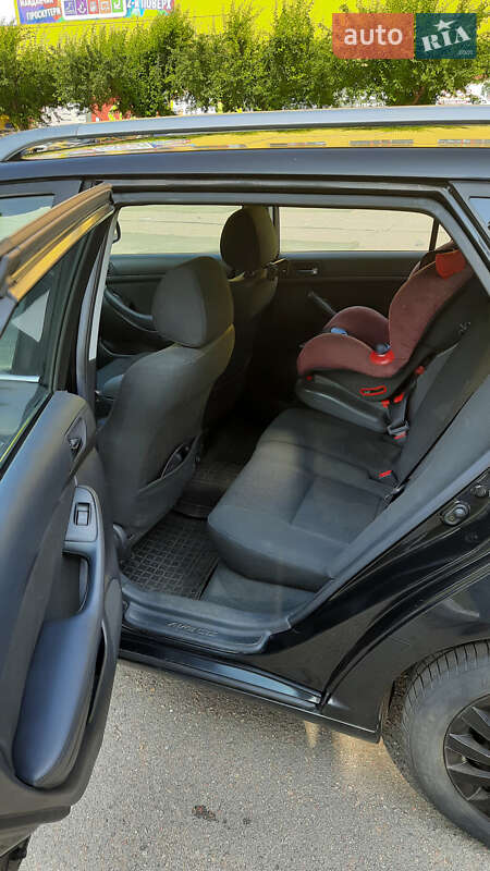 Универсал Toyota Avensis 2004 в Черкассах