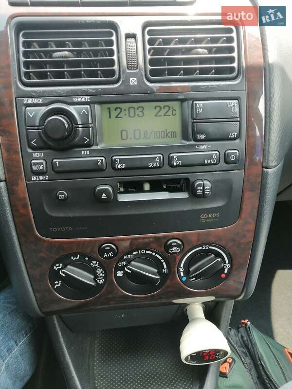 Лифтбек Toyota Avensis 2002 в Виннице