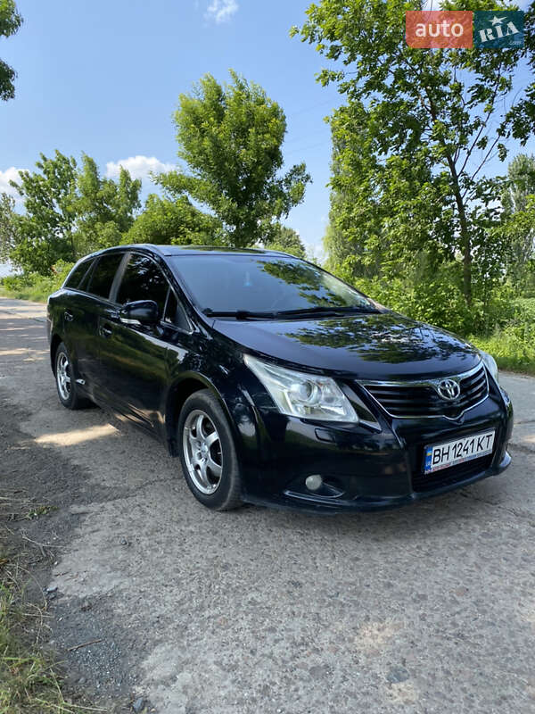 Универсал Toyota Avensis 2010 в Кодыме