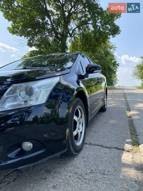 Универсал Toyota Avensis 2010 в Кодыме