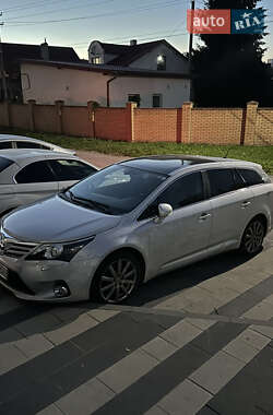 Универсал Toyota Avensis 2013 в Пустомытах