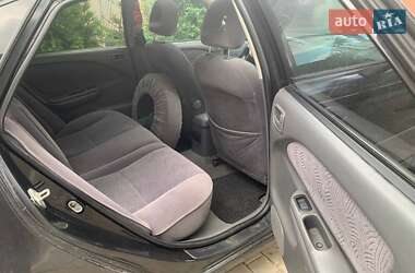 Лифтбек Toyota Avensis 1999 в 