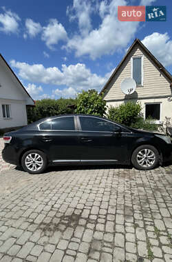 Седан Toyota Avensis 2008 в Житомире