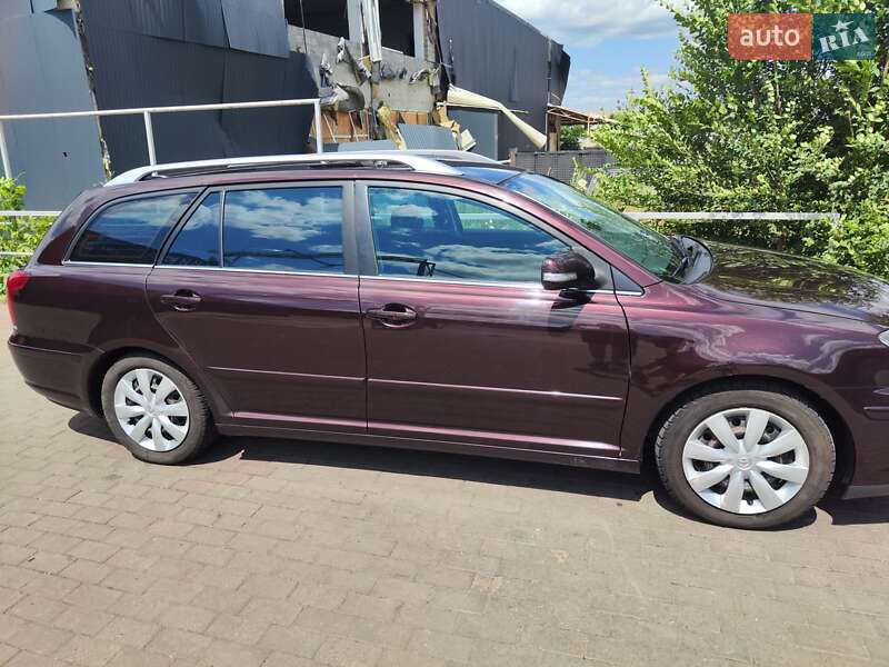 Универсал Toyota Avensis 2007 в Краматорске