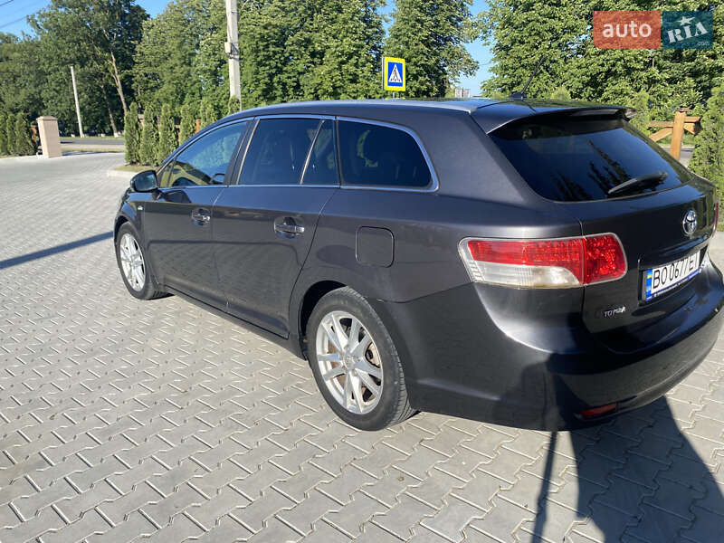 Универсал Toyota Avensis 2010 в Тернополе