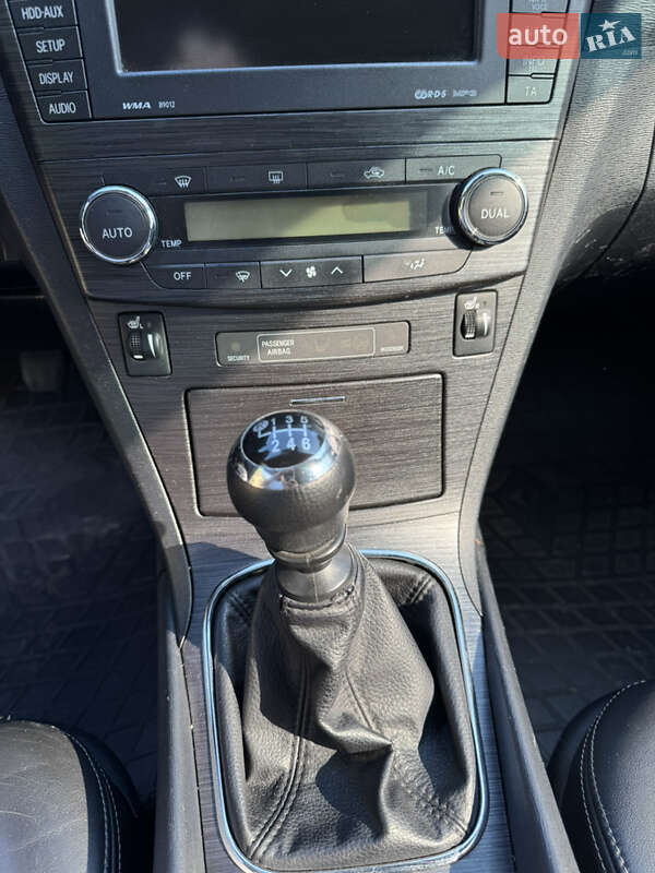 Універсал Toyota Avensis 2010 в Києві