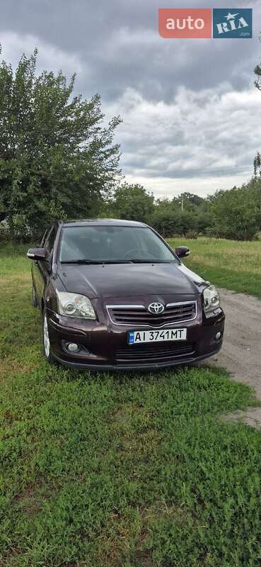 Седан Toyota Avensis 2008 в Черкассах
