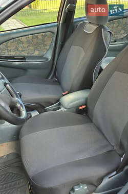 Седан Toyota Avensis 1999 в 