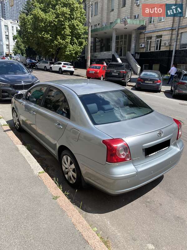 Седан Toyota Avensis 2007 в Киеве
