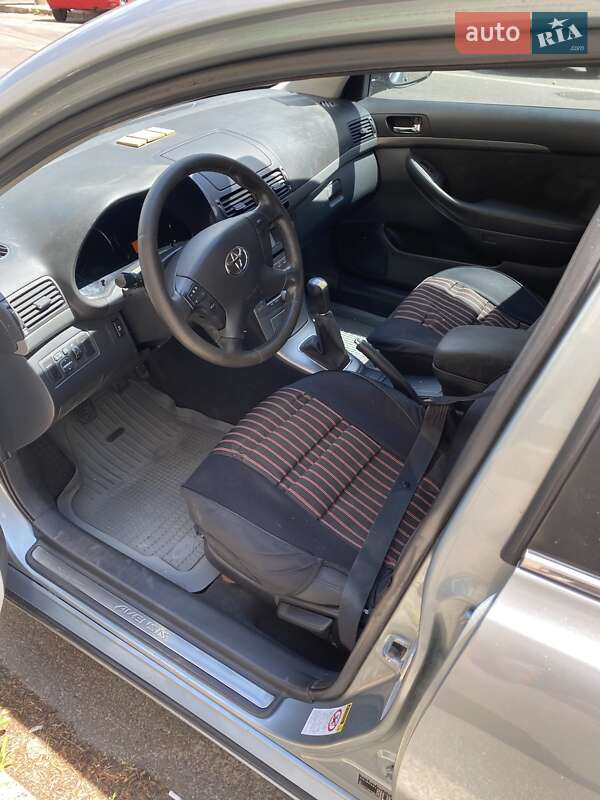 Седан Toyota Avensis 2007 в Киеве