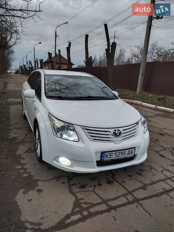 Toyota Avensis 2011