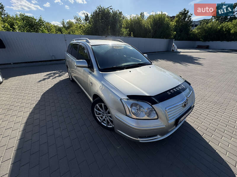 Універсал Toyota Avensis 2003 в Смілі